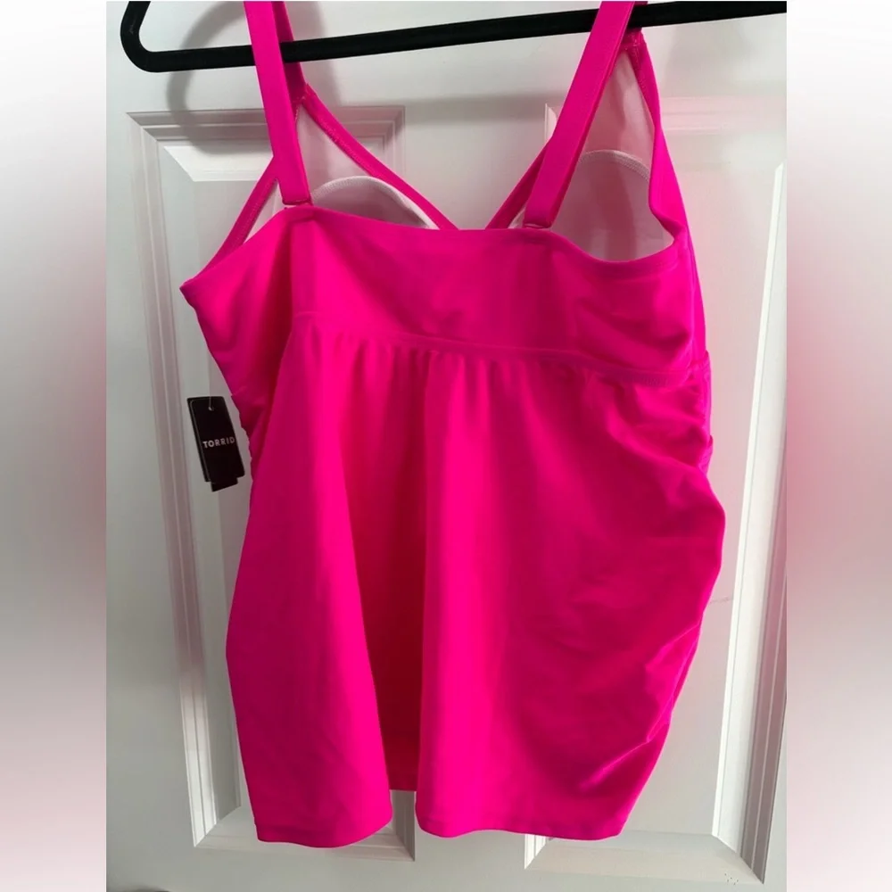TORRID Bright Pink Cross-Back Ruched Tankini Top size 2 (2X, 18/20) NWT